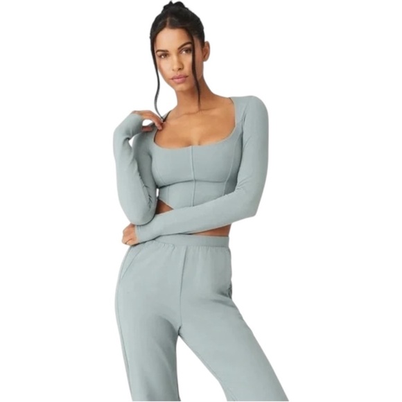 Alo Yoga Soft Sculpt Long Sleeve Corset Detail Crop Top Cosmic Gray Shelf Bra XS - Picture 3 of 9